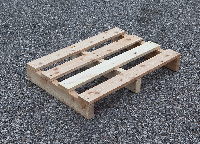 Halbpalette 800x600 mit Kufen