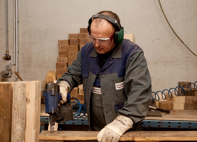Palettenreparatur und Sonderpalettenerstellung